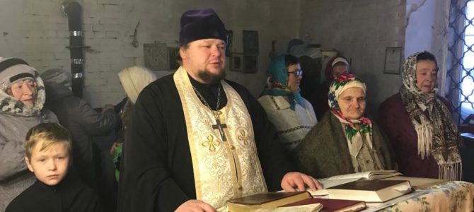 Праздничный молебен в храме Рождества  Пресвятой Богородицы с. Колесниково
